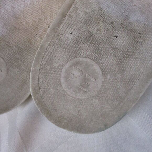 Gucci Pursuit Cutout GG Pool Slides Size 8 - Picture 7 of 9